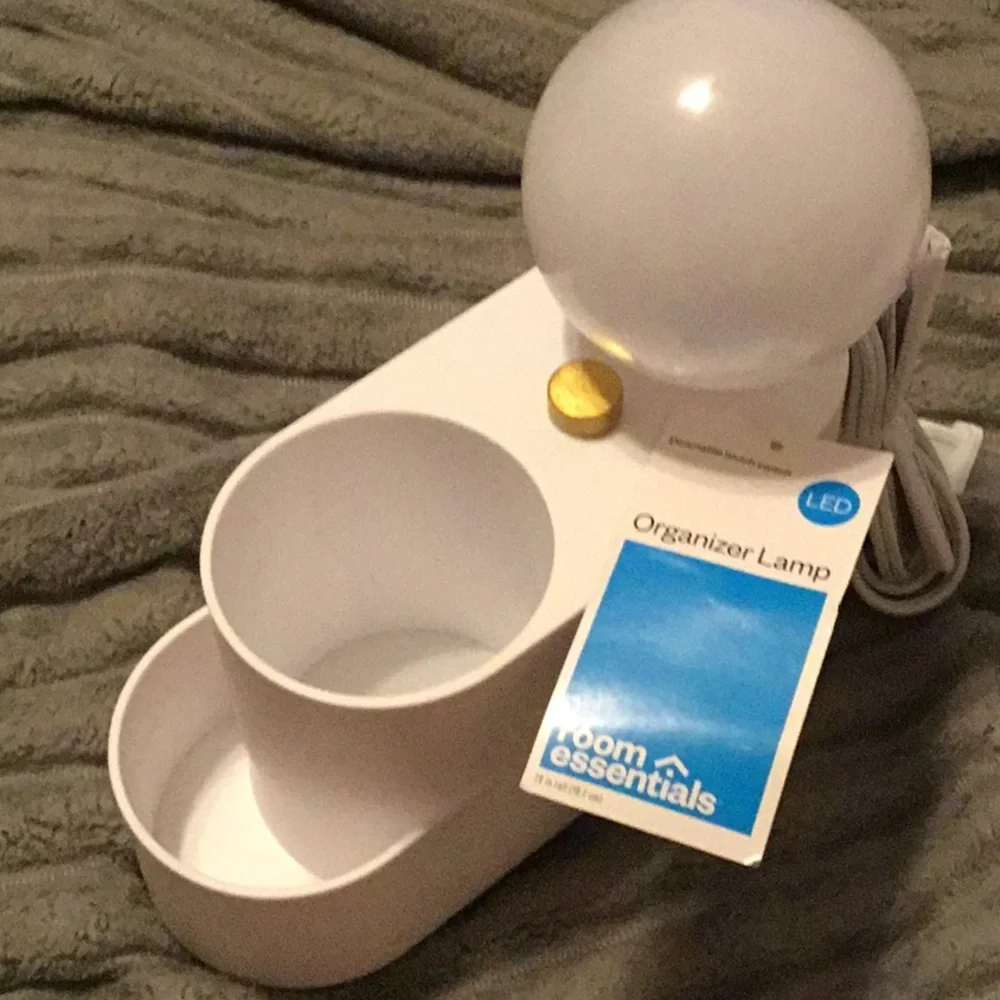 Room Essentials White Organizer Lamp with Gold Accent new